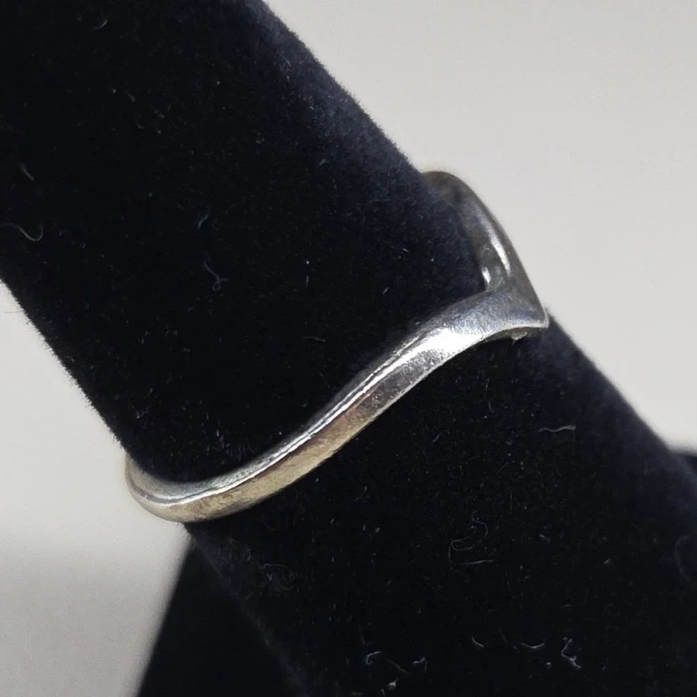 Silver Tone Deep Wishbone V Shape Chevron Stacking Ring Size 8 Whimsy‎ Goth